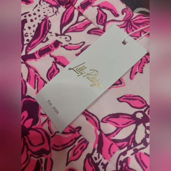 Lilly Pulitzer Pink and Purple Floral Shorts Nwt - Picture 4 of 6